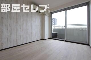 リビングにも窓があるので明るいですね