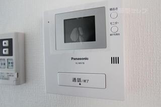 テレビモニターホンで来客時に確認ができます。