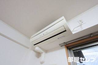 綺麗な空気出てきそうなエアコンあります