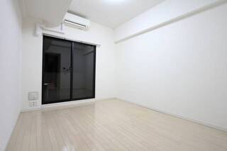 7.2帖の洋間です