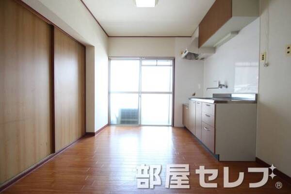明るいダイニングで素敵な家庭を。。
