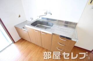 広いキッチンで使いやすいですね。