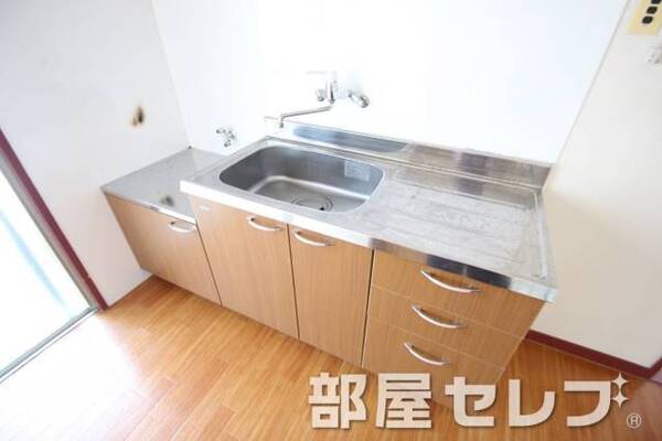 広いキッチンで使いやすいですね。
