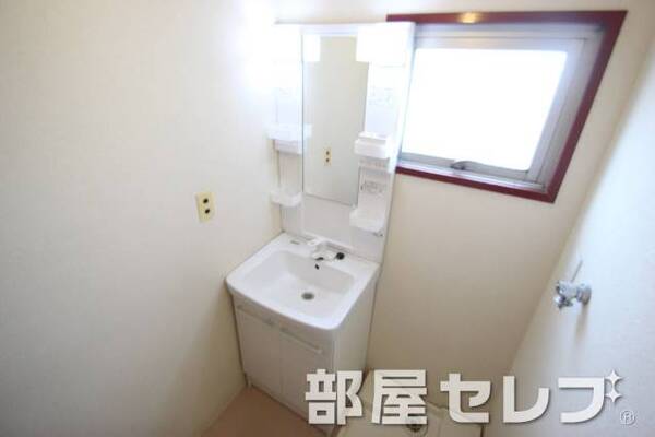 独立洗面で便利な生活を。。