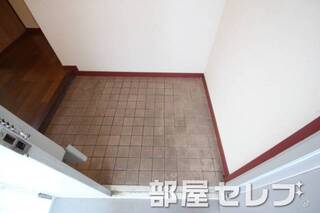 玄関は広いですよ。