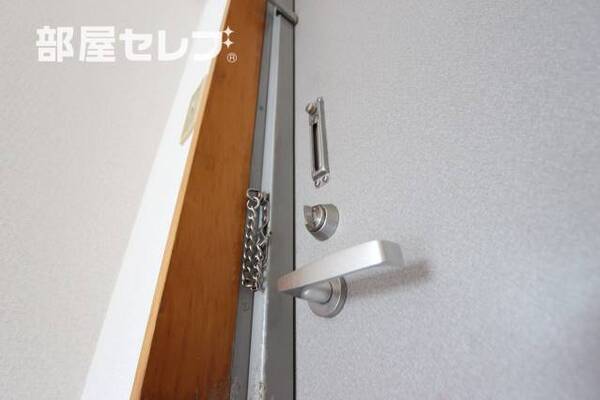 シンプルな施錠方式（同タイプイメージ画像）