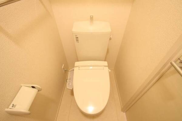 ウォシュレット付きのトイレです。　※イメージ