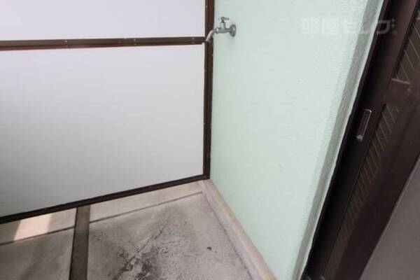 シューズボックスです　※301号の写真です