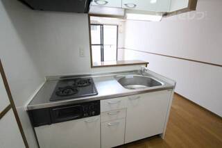 2口ガスコンロ付で料理がはかどりますね