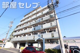 タイル貼りでキレイな外観です。