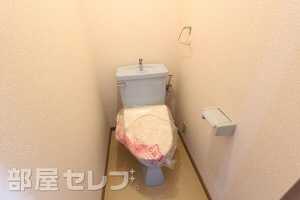 温水洗浄便座も設置しました。