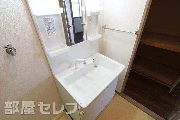 独立洗面台です。