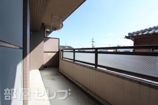 南向きで日当たり良好です。
