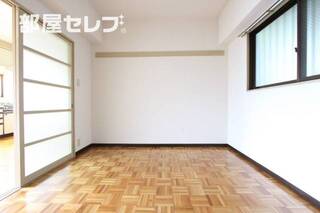 明るい居室空間あります（同型別部屋内装参照）