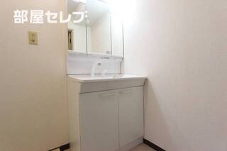 綺麗な洗面台あります（同型別部屋内装参照）