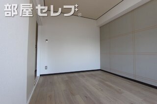 白を基調にした明るいお部屋です。