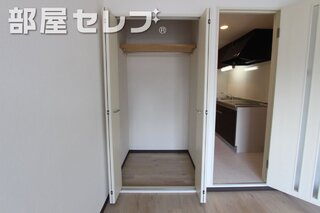 奥行きのある収納です。