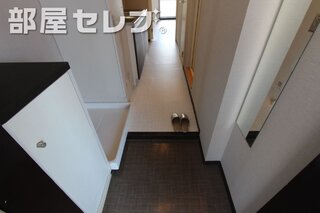 玄関見てもキレイですよね。