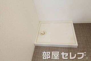 洗濯機置き場はこちらへ。