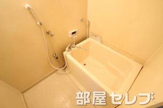 バスも広めでゆったり。