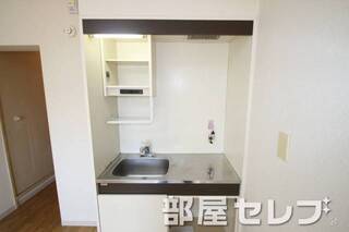 キッチンの上に収納できます。イメージ写真