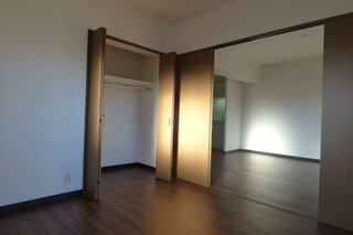 角部屋の為明るいです。