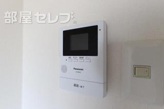 テレビモニターホンで来客の確認ができます。