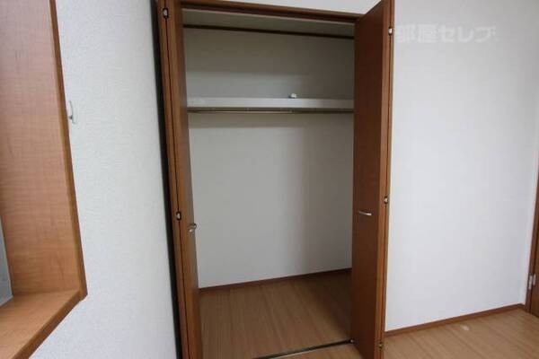 各室に収納があります。