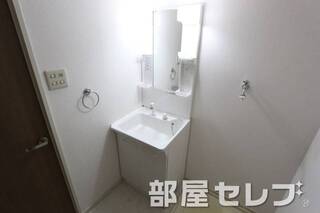 洗髪洗面化粧台。