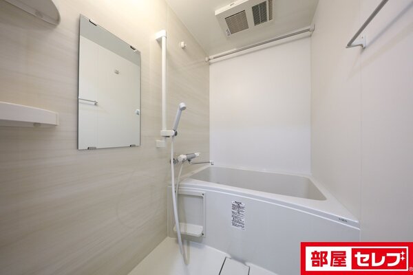 間取りの反転、床色が異なりる場合がございます