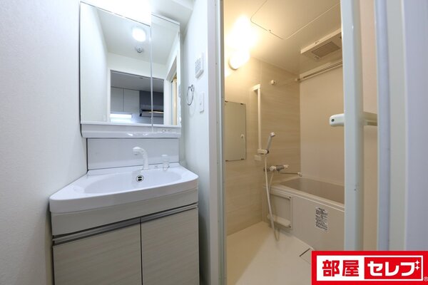 間取りの反転、床色が異なりる場合がございます