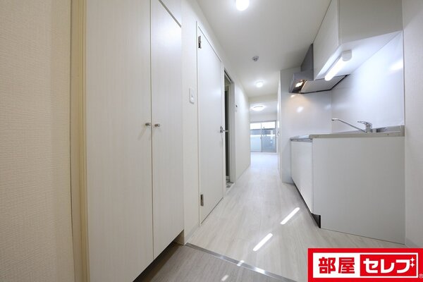 間取りの反転、床色が異なりる場合がございます