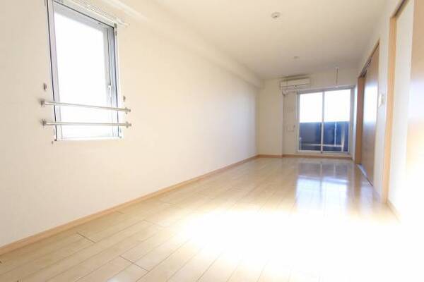 14帖の広いお部屋です