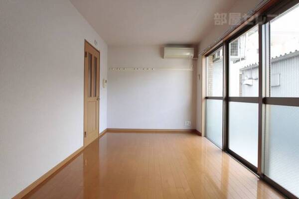 ※1Ｃ号室室内参照