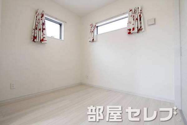 二面採光で明るいですね。