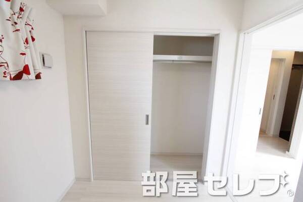 奥行きがある収納って便利。。