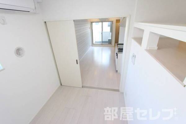 反転部屋写真