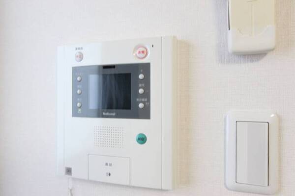 モニターホンで誰がきてるかすぐわかりますね
