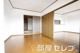 明るい角部屋です。