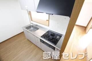 広いキッチン周りです。