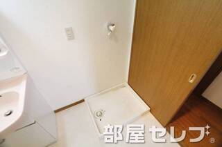 室内洗濯機置場。