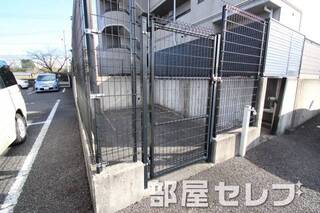 ゴミ置き場。