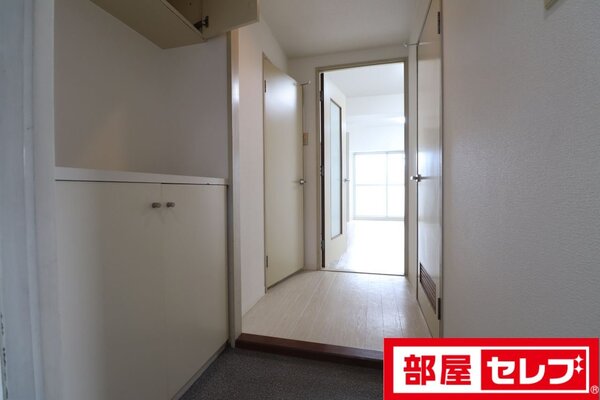 玄関も広々しております。（05号室内参照）