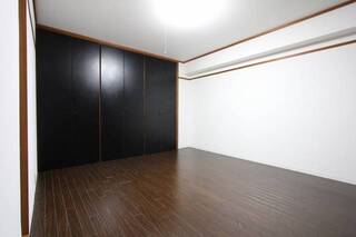 寝室からもバルコニーにでられます