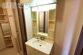 洗面台独立です。
