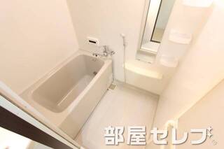 綺麗なバスルームです。