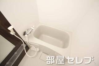 清潔感のあるお風呂。