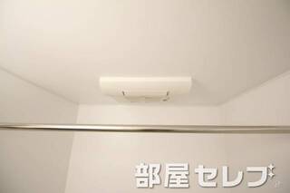 浴室乾燥機付き。