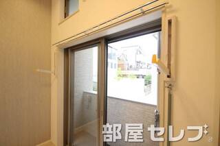 雨の時に活躍する室内物干しです。（イメージ写真）