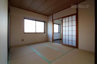 和室6帖のお部屋です。